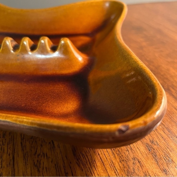 Berkeley Pottery Ashtray 7001, vintage
USA brown, Wood Grain Bottom Mid Century - Picture 6 of 7